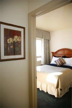 Red Arrow Inn & Suites, A Travelodge By Wyndham มองโทรส ภายนอก รูปภาพ